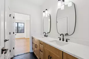 4 Fortune Ct, Freehold, NJ 07728 - Photo 47