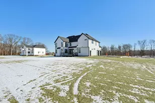 4 Fortune Ct, Freehold, NJ 07728 - Photo 9