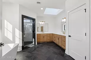 4 Fortune Ct, Freehold, NJ 07728 - Photo 69