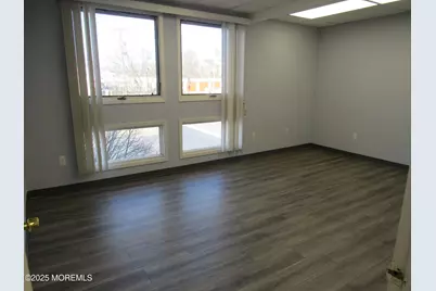 983 State Route 33 #E, Monroe Township, NJ 08831 - Photo 5