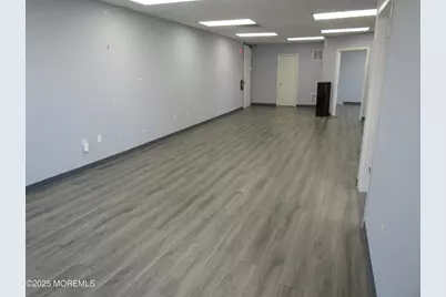 983 State Route 33 #E, Monroe Township, NJ 08831 - Photo 7