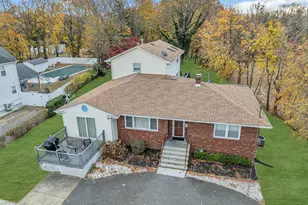 320 Roosevelt Ave, Oakhurst, NJ 07755 - Photo 1