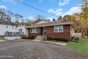 320 Roosevelt Ave, Oakhurst, NJ 07755 - Photo 3