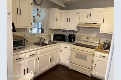 196 Constitution Boulevard, Whiting, NJ 08759 - Photo 11