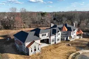 8 Derek Ct, Manalapan Township, NJ 07726 - Photo 3