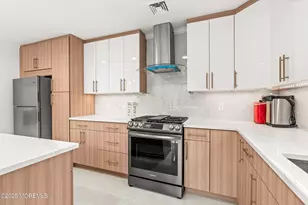 17 Johnston St, Oakhurst, NJ 07755 - Photo 11