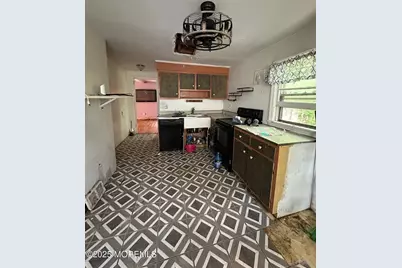 540 W 7th Avenue, Roselle, NJ 07203 - Photo 3