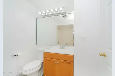 402 Hidden Village Drive #402, Perth Amboy, NJ 08862 - Photo 19