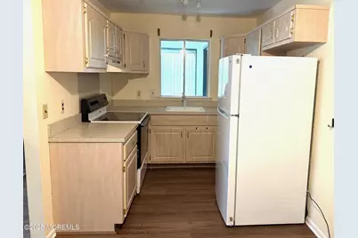 768D Hudson Parkway, Whiting, NJ 08759 - Photo 3