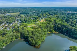 11 Bucchop Ln, Red Bank, NJ 07701 - Photo 3