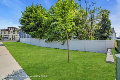 7 Regal Court, Lakewood, NJ 08701 - Photo 3