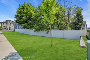 7 Regal Ct, Lakewood, NJ 08701 - Photo 3