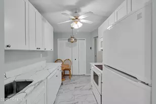 167 Amberly Dr, Manalapan Township, NJ 07726 - Photo 3