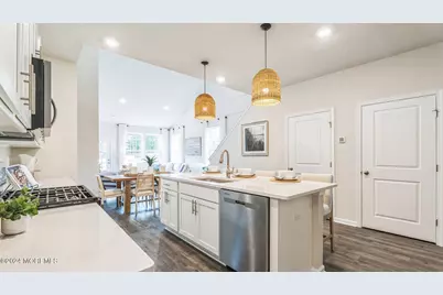 31 Victoria Gardens Square, Neptune Township, NJ 07753 - Photo 7