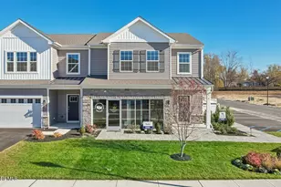 31 Victoria Gdns Sq, Neptune Township, NJ 07753 - Photo 3