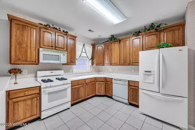 123 Golden Seasons Drive, Lakewood, NJ 08701 - Photo 9