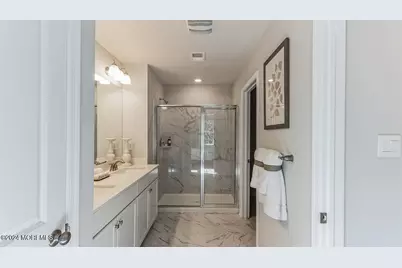 17 Victoria Gardens Square, Neptune Township, NJ 07753 - Photo 13