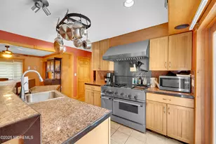 7 Syngle Way, Morganville, NJ 07751 - Photo 9