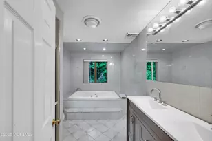 7 Syngle Way, Morganville, NJ 07751 - Photo 21