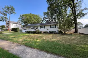 8 Corey Dr, Oakhurst, NJ 07755 - Photo 3