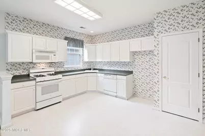 15 Evergreen Springs Drive, Lakewood, NJ 08701 - Photo 7