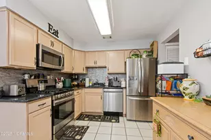 10 Whittier Ct, Freehold, NJ 07728 - Photo 9