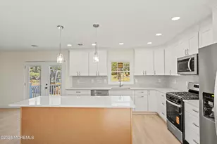 636 Wayside Rd, Neptune Township, NJ 07753 - Photo 9