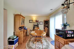 41 Lindsay Ct, Freehold, NJ 07728 - Photo 5