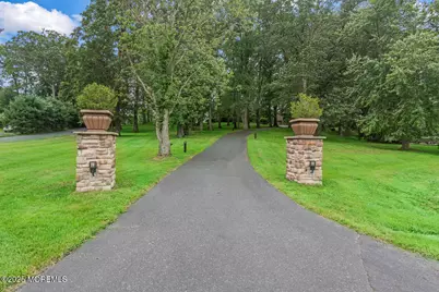 31 Thompson Grove Road, Freehold, NJ 07728 - Photo 3