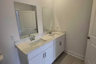 28 Radford Ct, Monroe Township, NJ 08831 - Photo 13