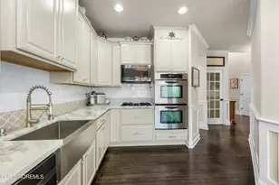 15 W Parsonage Way, Manalapan Township, NJ 07726 - Photo 19