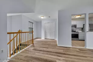 604 Woodhaven Dr, Edison, NJ 08817 - Photo 11