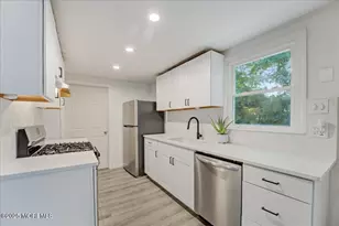 908 Bowling Green Dr, Toms River Township, NJ 08753 - Photo 9