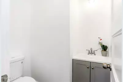 166 N Lehigh Avenue, Cranford Township, NJ 07016 - Photo 23