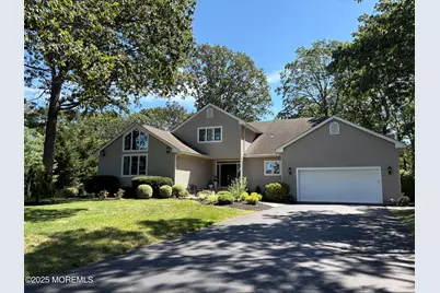 88 Windsor Drive, Eatontown, NJ 07724 - Photo 1