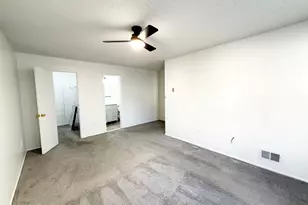 33 Tulip Ln, Freehold, NJ 07728 - Photo 11