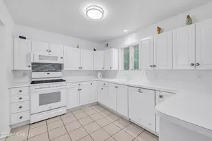 109 Dennis Dr, Brick, NJ 08724 - Photo 3