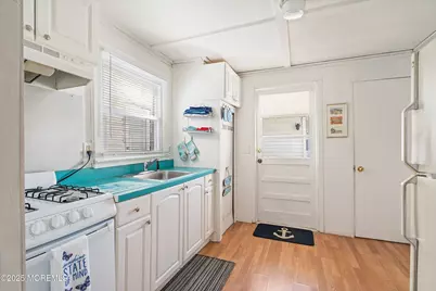 10 Brunswick Place, Point Pleasant Beach, NJ 08742 - Photo 11