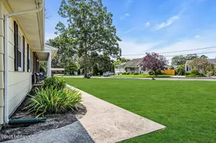 124 Oakwood Pl, Forked River, NJ 08731 - Photo 5