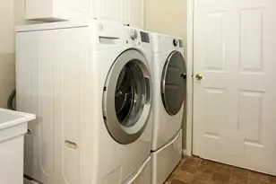 141 Plumstead Dr, Freehold, NJ 07728 - Photo 9