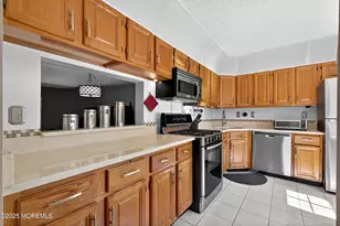 78 Albury Way, North Brunswick Township, NJ 08902 - Photo 3