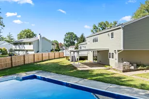 8 Chesapeake Rd, Manalapan Township, NJ 07726 - Photo 5