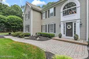 8 Iroquois Ct, Colts Neck Township, NJ 07722 - Photo 5