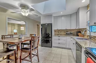 20 Devon Rd, Middletown, NJ 07748 - Photo 9