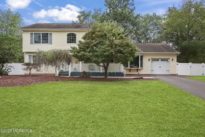 11 Oxford Road, Manalapan Township, NJ 07726 - Photo 1