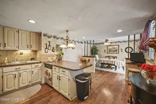 11 Oxford Rd, Manalapan Township, NJ 07726 - Photo 13