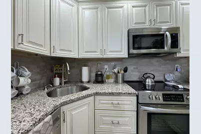 86 Arrowwood Court #B, Manalapan Township, NJ 07726 - Photo 3