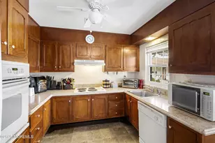 612A Lake Point Dr, Lakewood, NJ 08701 - Photo 3