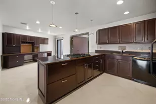 9E Cove Ln, North Bergen, NJ 07047 - Photo 5