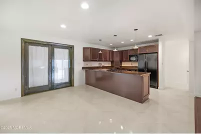 9E Cove Lane, North Bergen, NJ 07047 - Photo 3